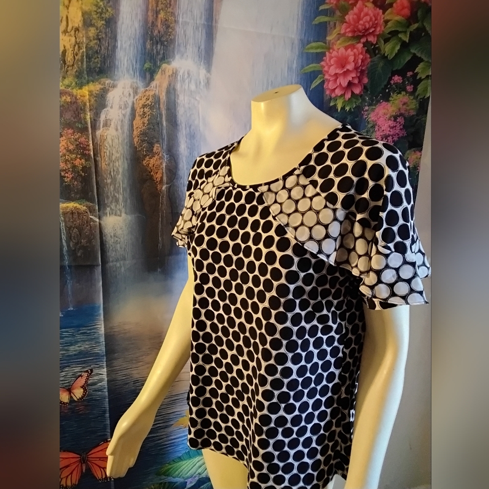 Calvin Klein women’s SZ Large black & white top blouse dress short sleeve shirt